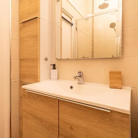 Appartamento Cozy T1 With Wifi In The Heart Of